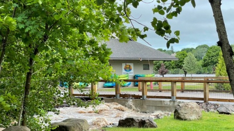 The bridge leading to the kayak rentals at Ray Kestner Waterfront Park