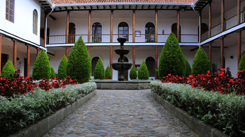 Symmetrical courtyard design