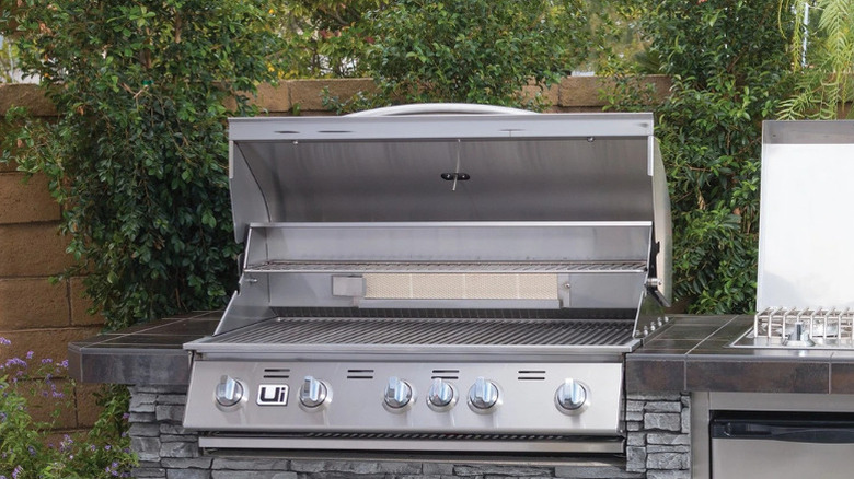 Urban Island's five-burner drop-in grill