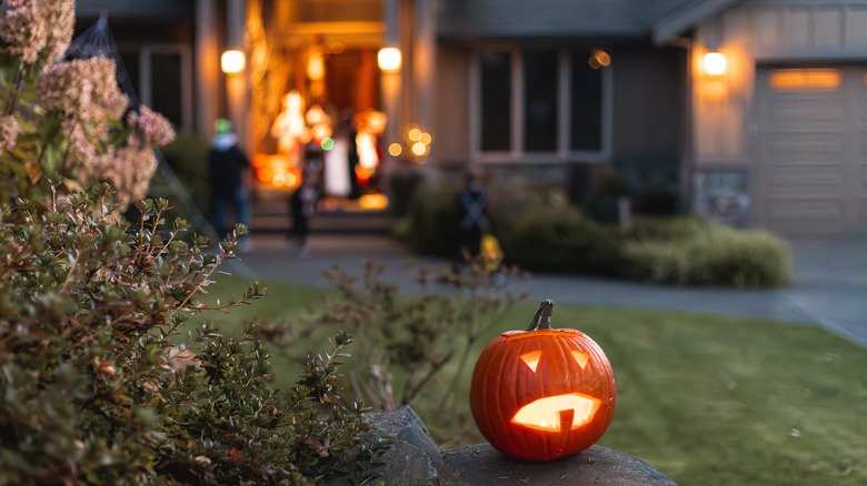 Jack-o-lantern in front yard