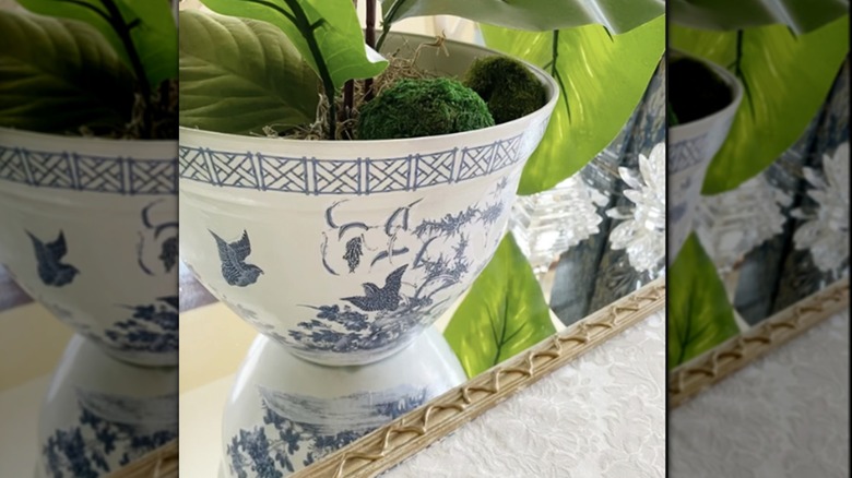 making a decoupaged planter