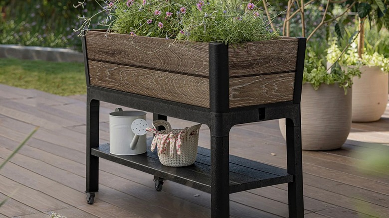 Keter Signature 29 Gallon Rolling Raised Garden Bed