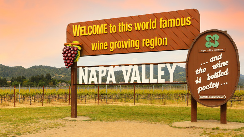 Napa Valley welcome sign
