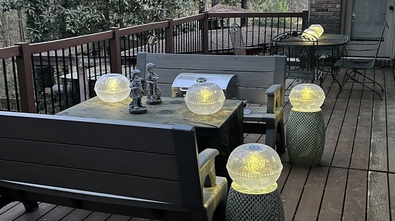 Social media demo of globe lights