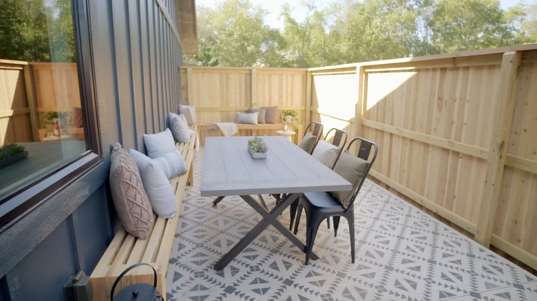 The outdoor small-space makeover on Fixer to Fabulous