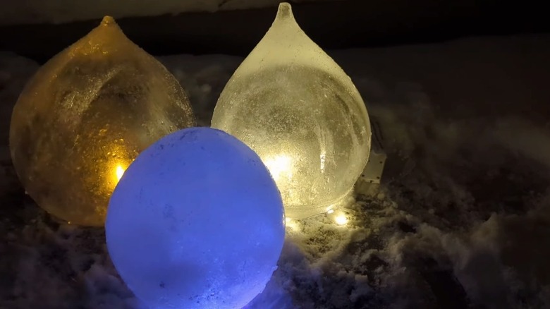 Ice luminaries or lanterns
