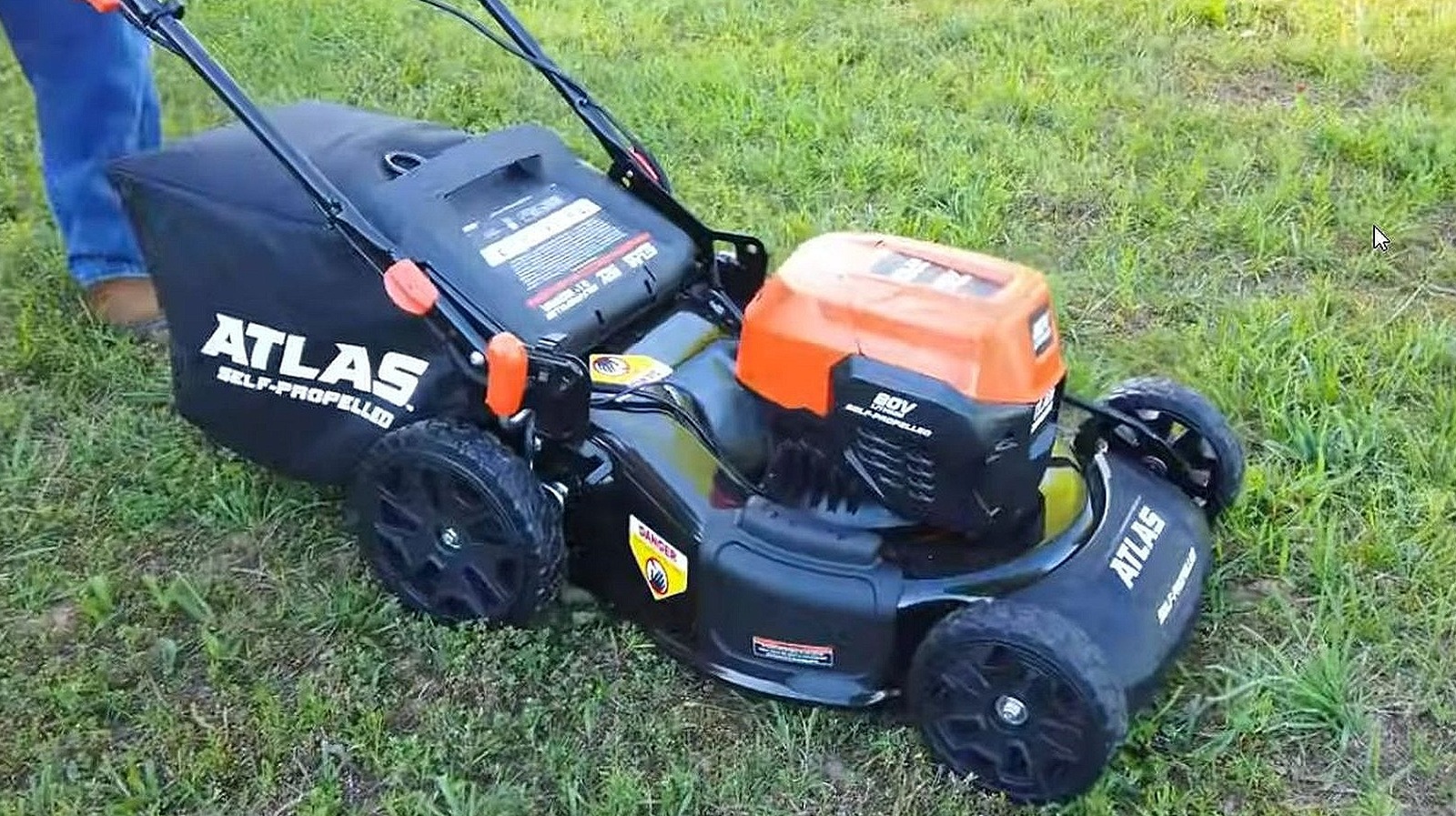 Harbor Freight Lawn Rollernull