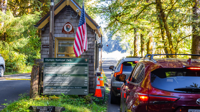 Cars at entrance to Olympic National Park