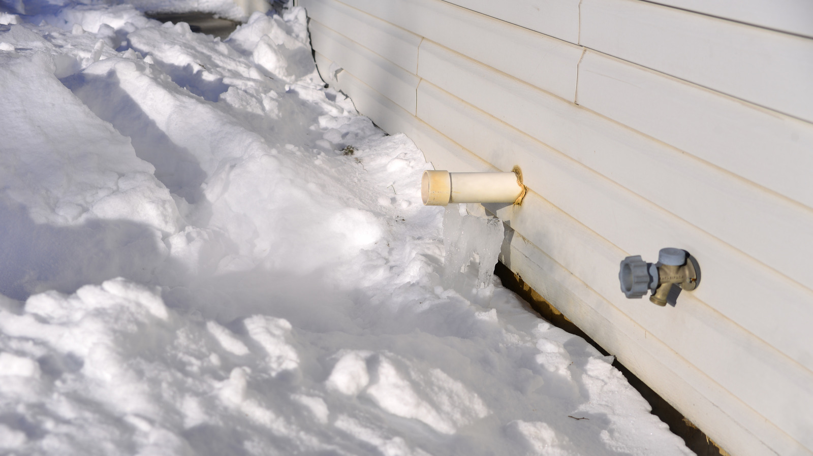 How To Insulate Outdoor Plumbing Pipes To Prevent Freezing In Winter