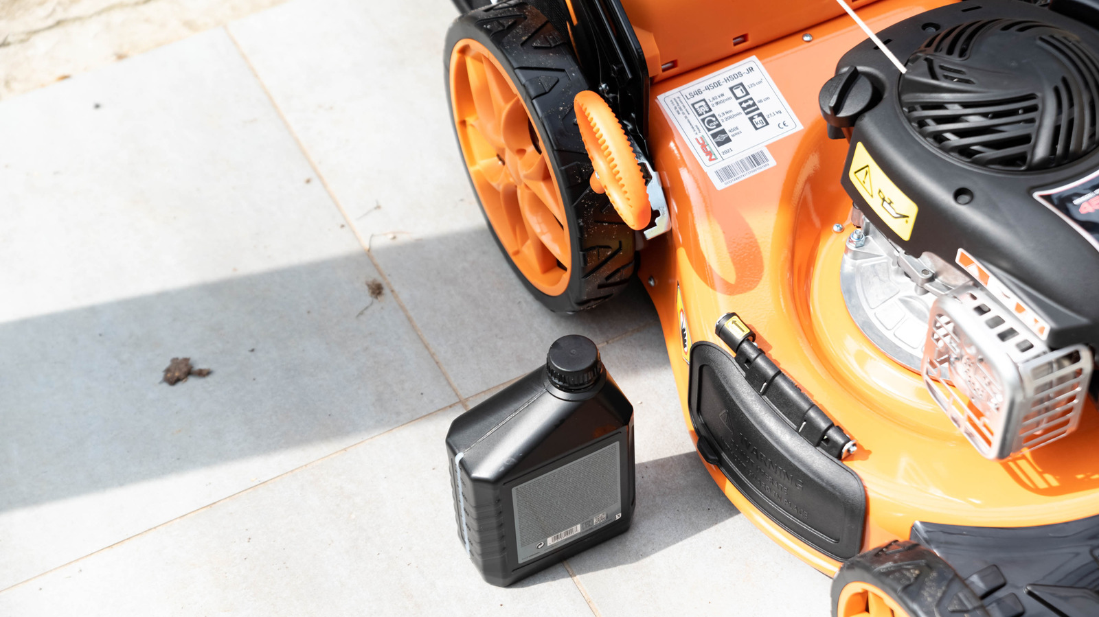 Picture of The Best Method For Changing Your Lawn Mower Oil