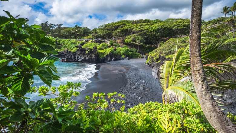 beach inside Waiʻānapanapa State Park