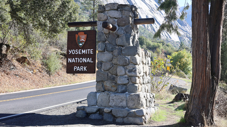 Yosemite National Park entrance sign