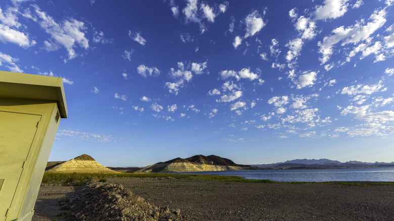 Lake Mead campground by beach