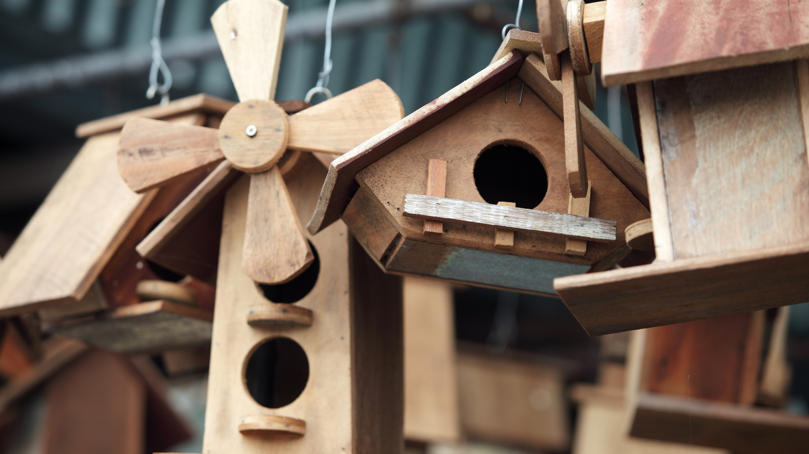 Upgrade Your Simple Birdhouse With This Clever DIY Project - Reminder Birdhouse Upgrade