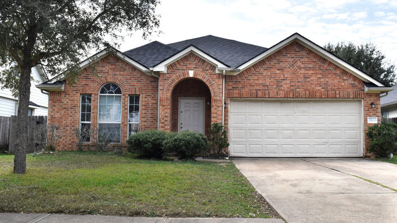 1990s house and lawn