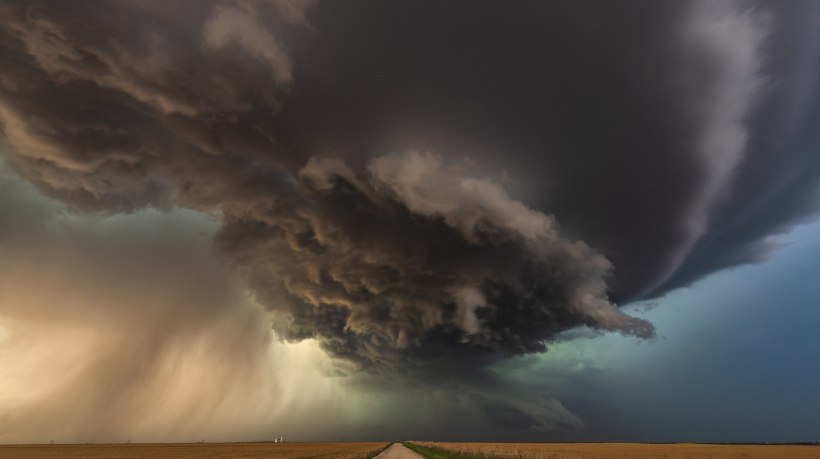 What It Means If The Sky Is Green (And If It's Safe To Be Outside)