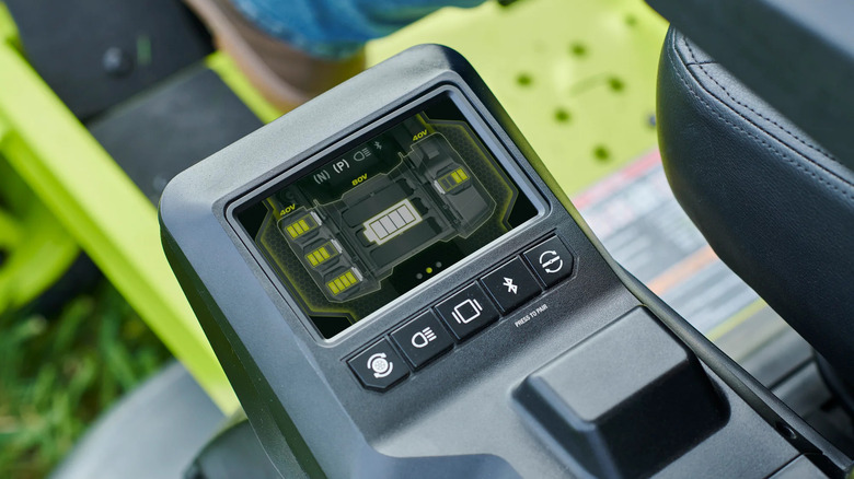 Power display showing the charge of a battery-powered mower