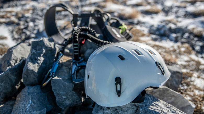 Equipment for via ferrata